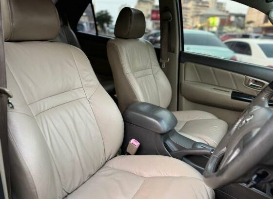Toyota Fortuner 2015 07 lugares  3.0 1KD 4X4