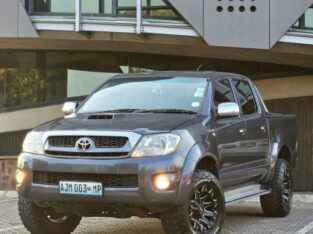 TOYOTA Hilux D4D RAIDER 2007 3.0 Diesel Automático 4X2 (Novo)