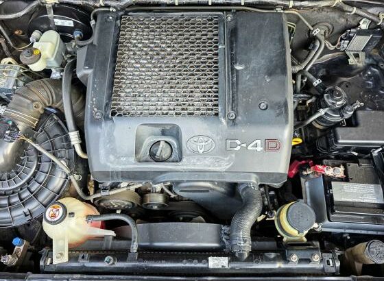 TOYOTA Hilux D4D RAIDER 2007 3.0 Diesel Automático 4X2 (Novo)