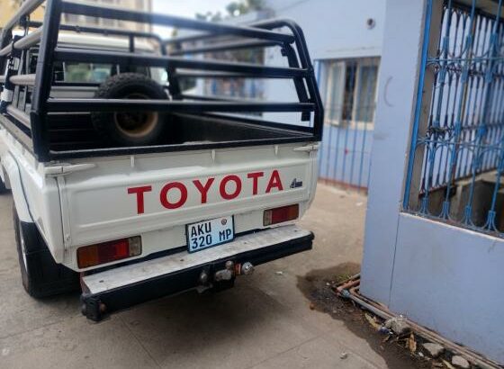 TOYOTA HZ Manual 4X4 Diesel Recém importado