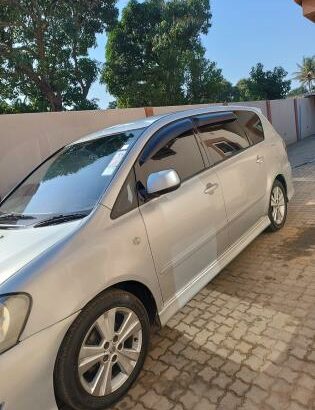 🚗 Toyota Ipsum 2004 | 7 Lugares | Motor 2.4 VVT-i   Preço justo por conforto, espaço e fiabilidade!