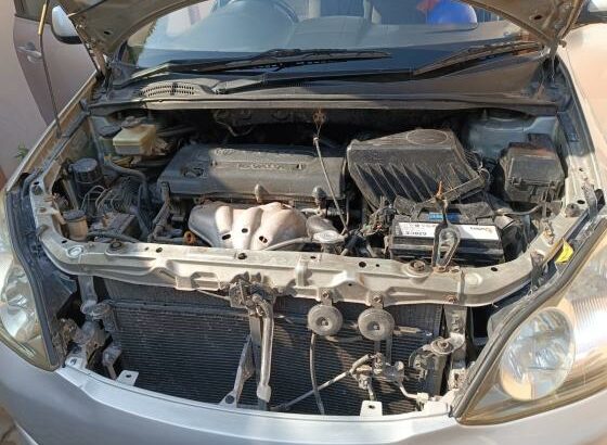 🚗 Toyota Ipsum 2004 | 7 Lugares | Motor 2.4 VVT-i   Preço justo por conforto, espaço e fiabilidade!