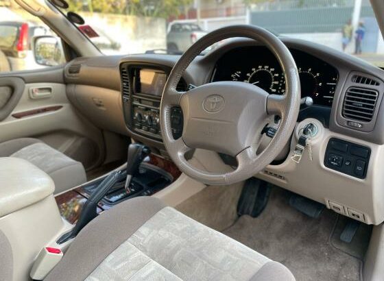 TOYOTA LAND CRUISER VX | MOTOR 4.7 V8 | AUTOMÁTICO 4X4 | 7 LUGARES | ESTADO NOVO