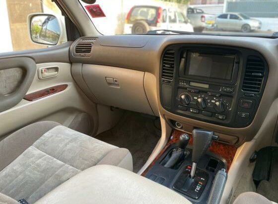 TOYOTA LAND CRUISER VX | MOTOR 4.7 V8 | AUTOMÁTICO 4X4 | 7 LUGARES | ESTADO NOVO