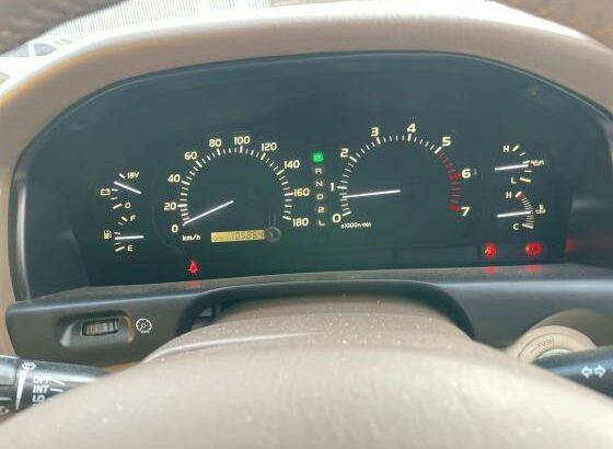 TOYOTA LAND CRUISER VX | MOTOR 4.7 V8 | AUTOMÁTICO 4X4 | 7 LUGARES | ESTADO NOVO