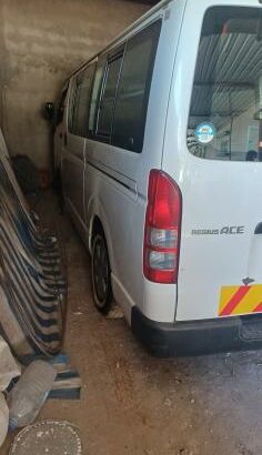 Toyota Quantum 1KD Diesel 15 Lugares Pagos