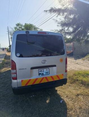 Toyota Quantum 2KD 15 Lugares Pago Recém Chegado