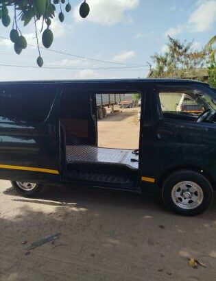 Toyota Quantum 2KD 3 Lugares