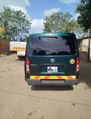 Toyota Quantum 2KD 3 Lugares