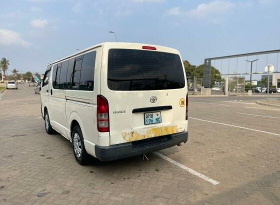 Toyota Quantum 2KD Diesel Manial 15 Lugares Pagos