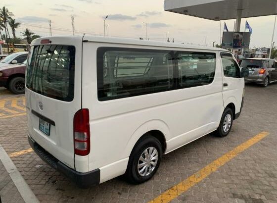 Toyota Quntum 2010 Diesel Manual