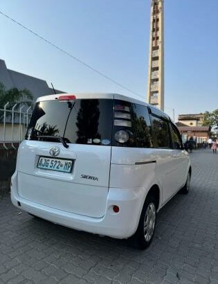 Toyota Sienta 2009 1.5