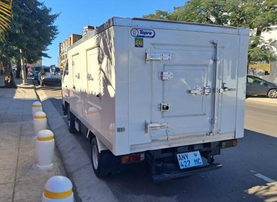 Toyota Toyoace Frigorífico Gela -32g Motor 3L Molas afrente Pneus novos Bomba manual