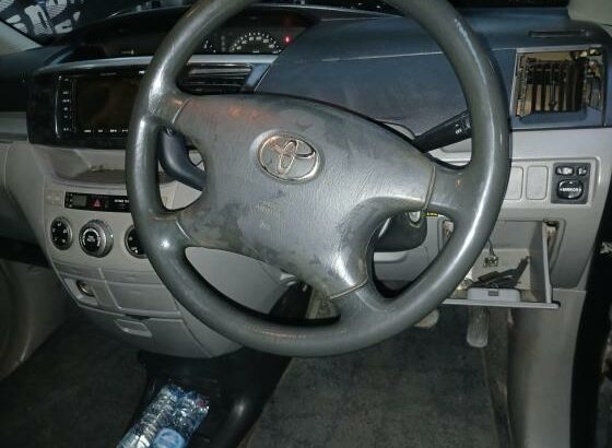 Toyota Voxy 2008 2.0