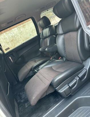 Nissan El Grand 2013 Recém importado