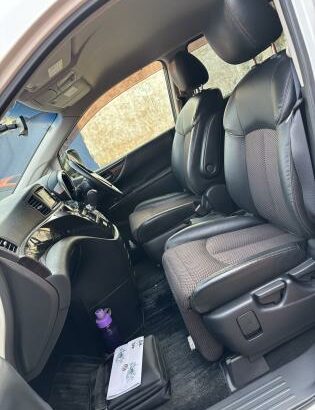 Nissan El Grand 2013 Recém importado