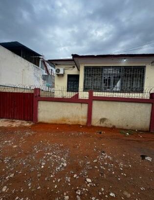 Baixou vivenda Independente próximo do Museu da revolução