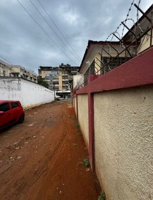 Baixou vivenda Independente próximo do Museu da revolução
