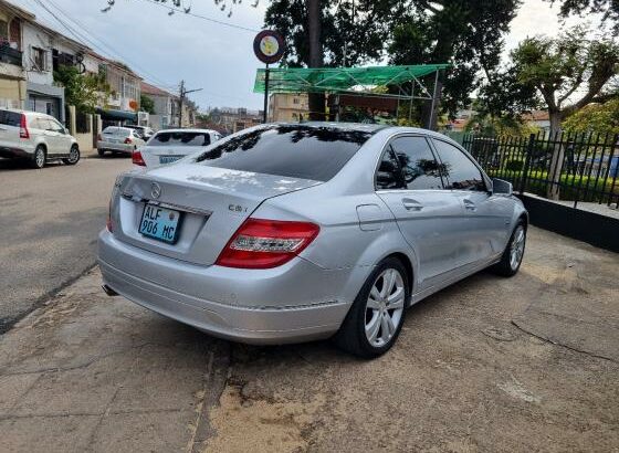 Mercedes-Benz C200 CG1 Modelo 2010