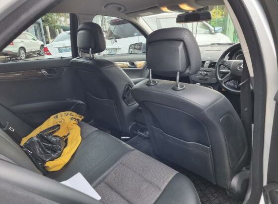 Mercedes-Benz C200 CG1 Modelo 2010