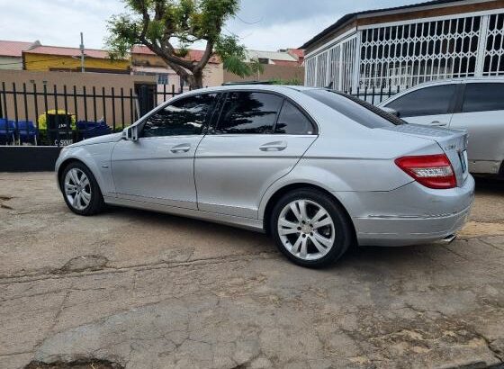 Mercedes-Benz C200 CG1 Modelo 2010