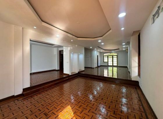 Baixou Vende-se Moradia T5  n sommerchild