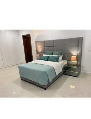 Arrenda-se Ap T4 MOBILADO n beach front condomínio n Marginal