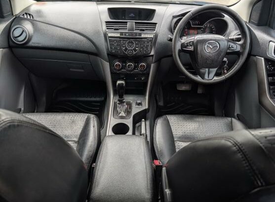 Mazda BT-50 Edge 2016 Comprado no Agente Ronil