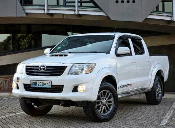 Toyota D4D LEGEND 45 2015 Recém importado