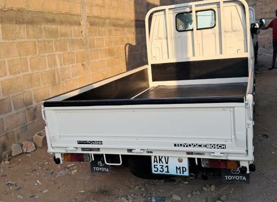 Toyota | Toyoace | 3L | Manual | 1500kg | Recém-importada 🎁