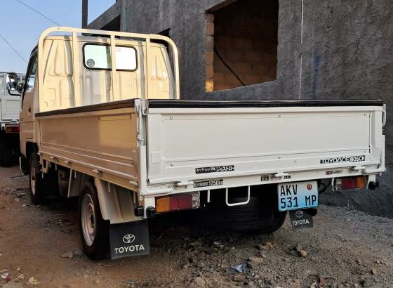 Toyota | Toyoace | 3L | Manual | 1500kg | Recém-importada 🎁