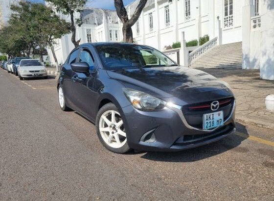 Mazda Demio Sport 2015 Recém importado