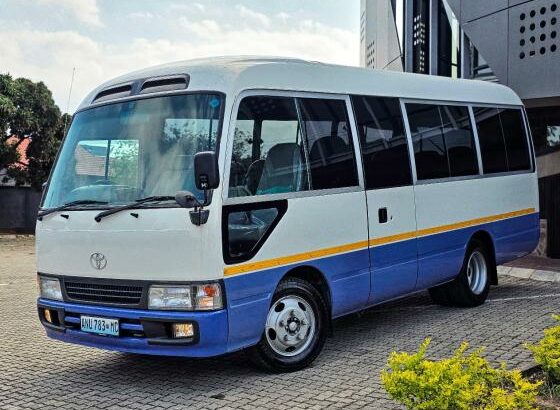 Toyota Coaster Super novo 26 Lugares