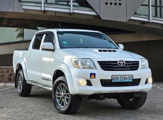 Toyota D4D LEGEND 45 2015 Recém importado