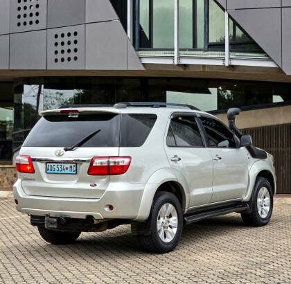 Toyota Fortuner 2010 Manual 4×4