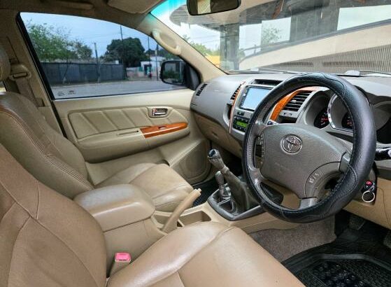 Toyota Fortuner 2010 Manual 4×4