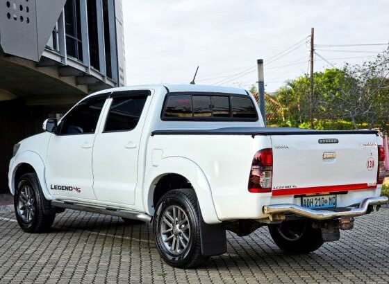 Toyota D4D LEGEND 45 2015 Recém importado
