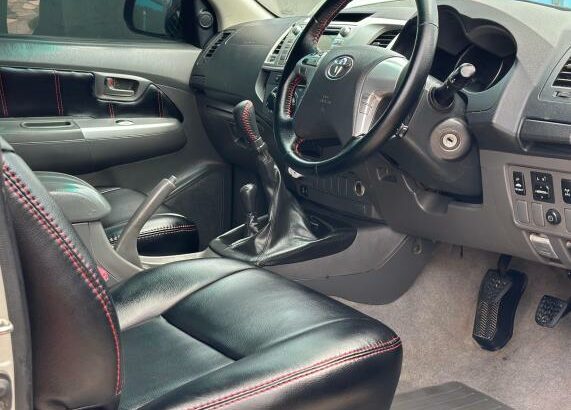 Toyota Hilux D4D 2013 Recém Chegado