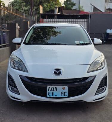 recém importado Mazda axela sport