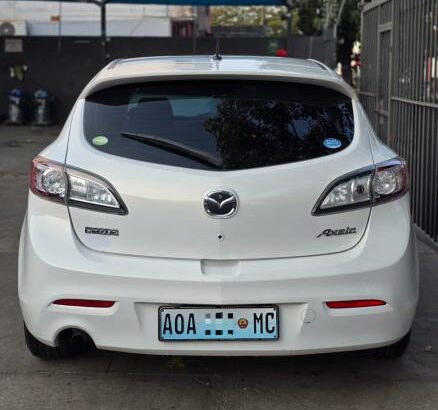 recém importado Mazda axela sport