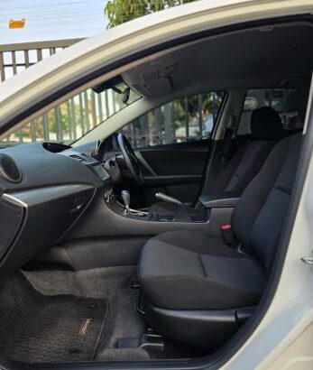 recém importado Mazda axela sport