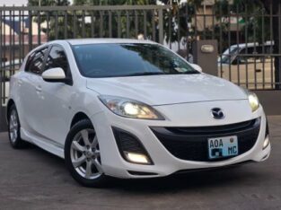 recém importado Mazda axela sport