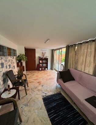 Vende se moradia duplex tipo 4 com suite.mais 3wc  aquelas eskina com quintal maior no bairro da coop