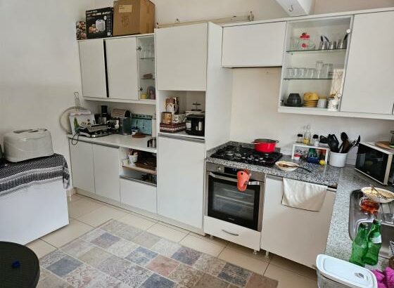 Vende se moradia duplex tipo 4 com suite.mais 3wc  aquelas eskina com quintal maior no bairro da coop