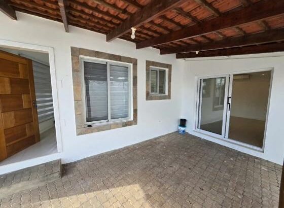 Arrenda-se Casa Tipo 1 no condomínio