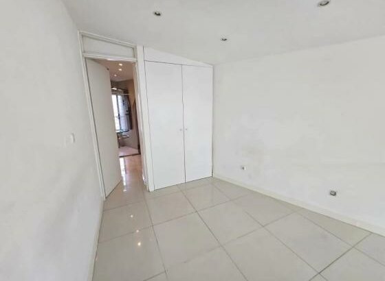 Arrenda-se Casa Tipo 1 no condomínio