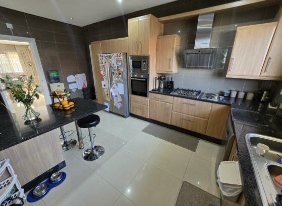 Vende-se Moradia Tipo 3 no Condomínio Esperança