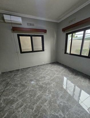 Vende-se Duplex Tipo 4 na Matola