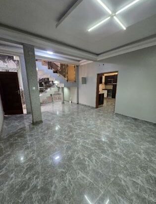 Vende-se Duplex Tipo 4 na Matola