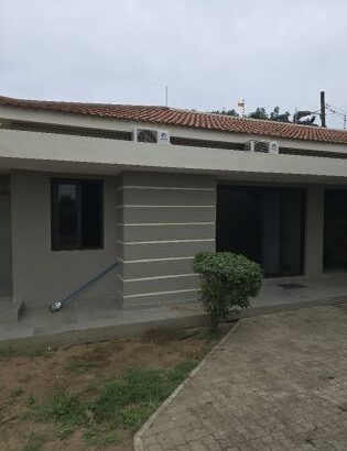 Vende-se Duplex Tipo 4 na Matola